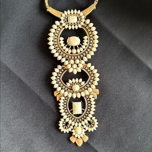 Stella & Dot EUC Havana cream acrylic & gold tone necklace. Multi-layered looks